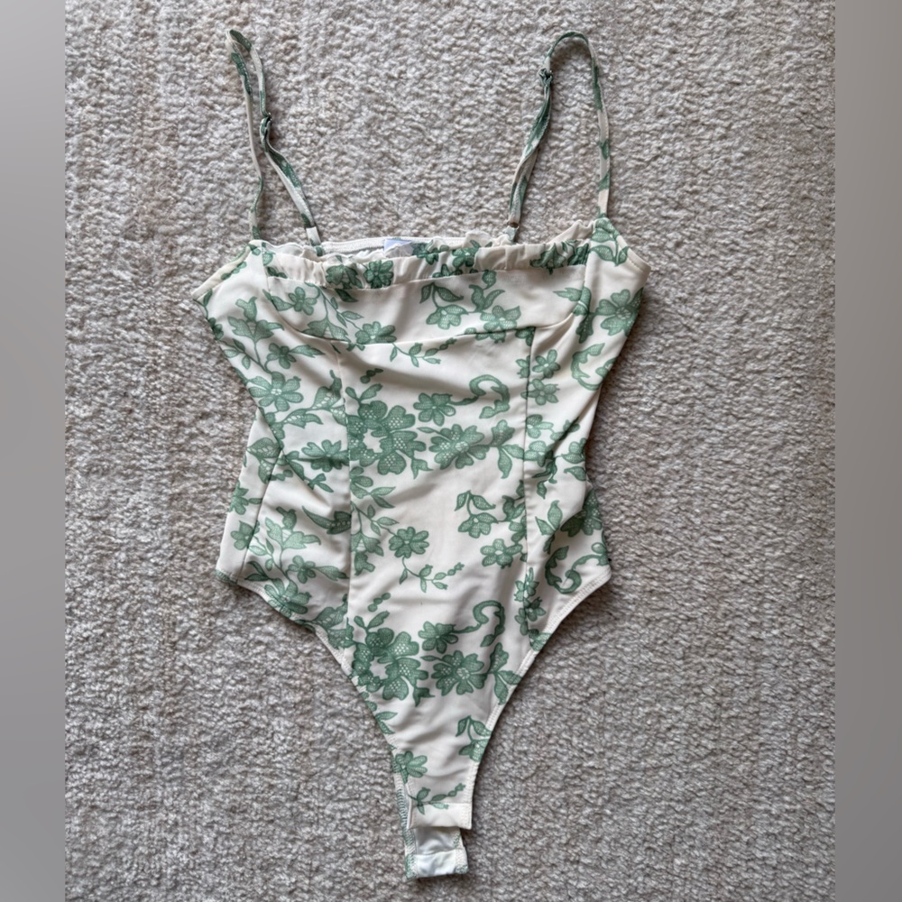 Princess Polly Green Floral Bodysuit